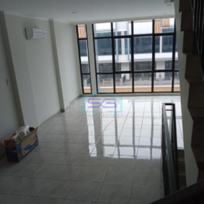Disewakan Ruko Crytal di Sumarecon Bekasi Luas Bangunan 189m2