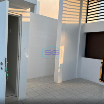 Disewakan 1 Unit Ruko di Summarecon Crown Gading Bekasi Luas Bangunan 194m2