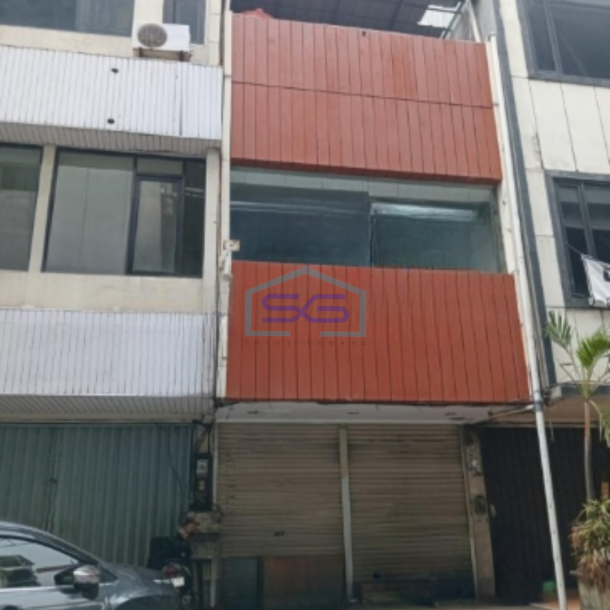 Disewakan Ruko 3 lantai di Boulevard Raya Kelapa Gading Jakarta Utara LB 175m2-1