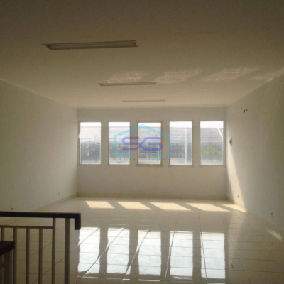 Disewakan Ruko 3 Lantai di Tangerang LB 240m2