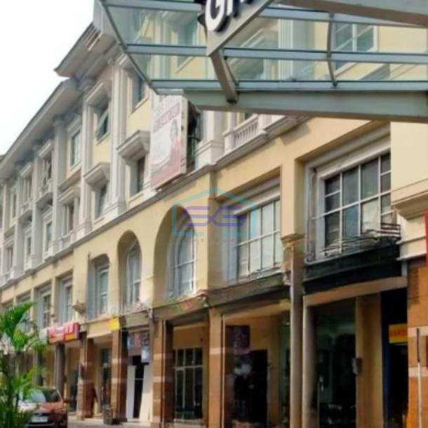 Dijual Cepat Ruko Luas Bangunan 240 m² di Kebayoran Lama Jakarta Selatan-1