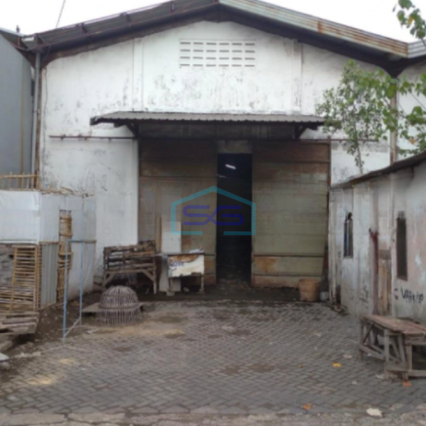 Dijual Cepat Gudang Luas Bangunan  587 m² di Kalianak Surabaya-1
