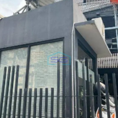 Disewakan Gedung Pluit Jakarta Utara Pinggir Jalan Luas 1041m2 Siap Pakai