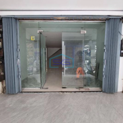 Disewakan Ruko 2.5 Lt, di Boulevard Raya, Kelapa Gading Jakarta Utara Kondisi Bersih