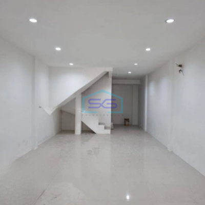 Disewakan Ruko 2.5 Lt, di Boulevard Raya, Kelapa Gading Jakarta Utara Kondisi Bersih