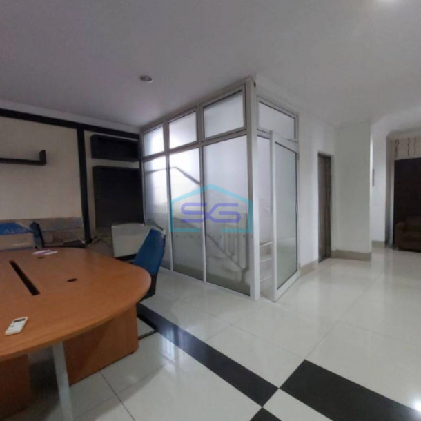 Dijual Gedung Kantor Luas Bangunan  700 m² di Kelapa Gading Jakarta Utara-1