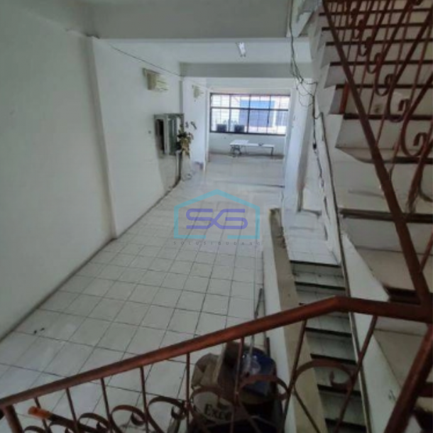 Dijual Ruko Luas Bangunan 264 m² di Tamansari Jakarta Barat-1