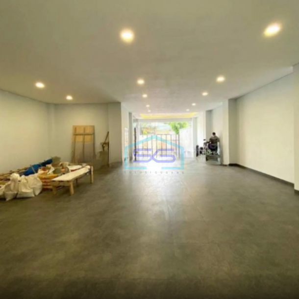 Dijual Gedung Kantor Baru 4,5 Lantai di Lokasi Strategis DI Cawang Jakarta Timur Luas Tanah  279 m²  Luas Bangunan  726-4