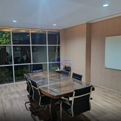 Dijual Kantor 2 Lt di Pinggir Jalan Utama Kebayoran Baru Jakarta Selatan Luas Bangunan  452 m²