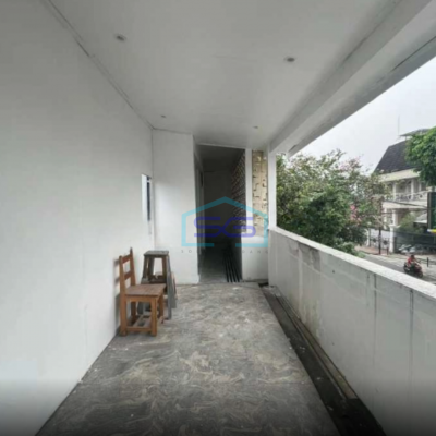Dijual Ruang Usaha Pinggir Jalan Di Kebayoran Baru, Jakarta Selatan  Luas Bangunan  250 m²