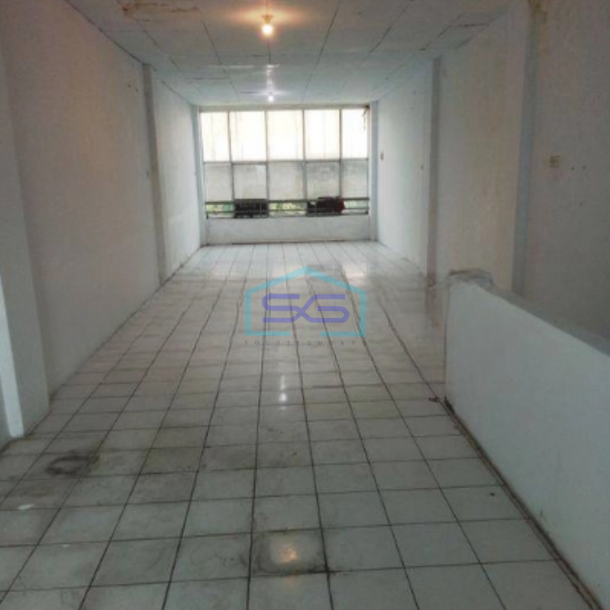 Disewakan Ruko di Pinggir Jalan Raya Fatmawati Jakarta Selatan Luas Bangunan  240 m²-1