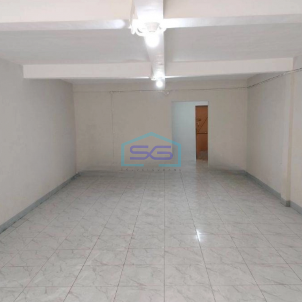 Disewakan Ruko 1 Lantai Baru Direnovasi Lokasi Pinggir Jalan Raya Tubagus Angke Jakarta Barat-1