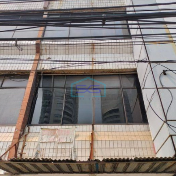 Disewakan Ruko 3 Lantai di Pinggir Jalan Raya Jembatan Dua Jakarta Barat-1