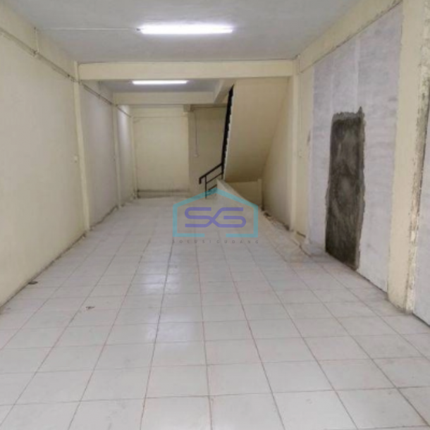 Disewakan Ruko 3 Lantai di Pinggir Jalan Raya Bandengan Jakarta Utara-1