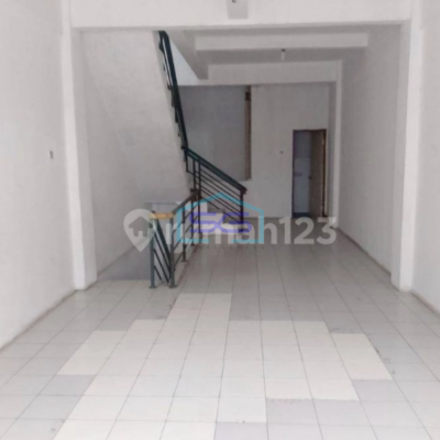 Disewakan Ruko Cocok Untuk Usaha Luas Bangunan 234 m² di Asemka Jakarta Barat