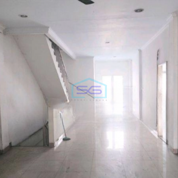 Disewakan Ruko Lokasi Strategis di Jalan Raya Tubagus Angke Jakarta Barat Luas Bangunan 280 m²-1
