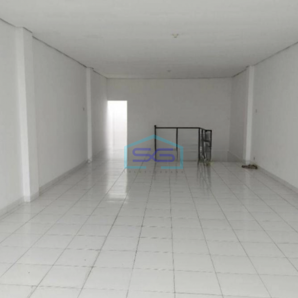 Disewakan Ruko 3 Lantai Harga Nego di Ciledug Tangerang Luas Bangunan 225 m²-1