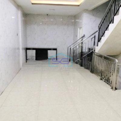 Disewakan Ruko Akses Container Lokasi Strategis di Jalan Raya Bandengan Jakarta Utara Luas Bangunan 324 m²
