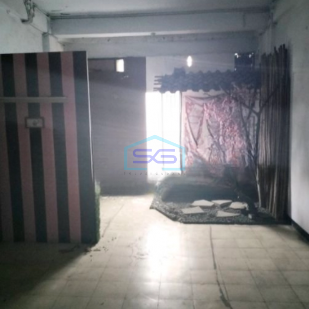 Disewakan Ruko Luas Bangunan  296 m² Lokasi Strategis di Jelambar Jakarta Barat-1