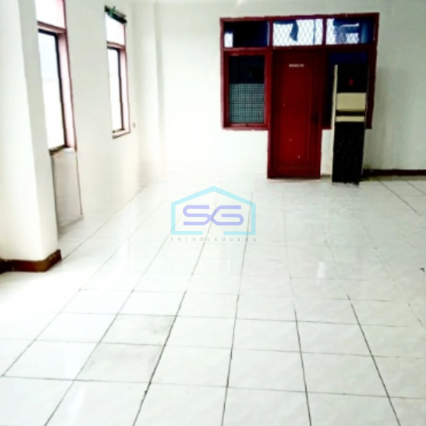 Disewakan Gedung Kantor Luas Tanah 180 m² di Gunung Sahari Jakarta Pusat-2