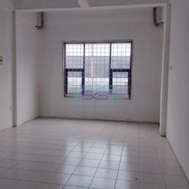 Disewakan Ruko Lokasi Strategis Luas Bangunan 234 m² di Asemka Jakarta Barat-4