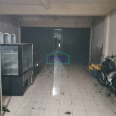 Disewakan Ruko Luas Bangunan 300 m² Lokasi Strategis di Tubagus Angke Jakarta Barat