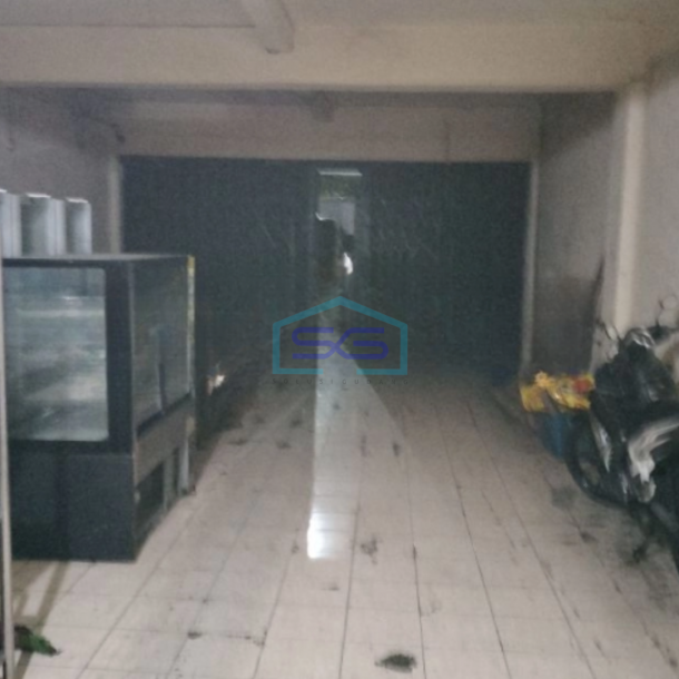 Disewakan Ruko Luas Bangunan 300 m² Lokasi Strategis di Tubagus Angke Jakarta Barat-1