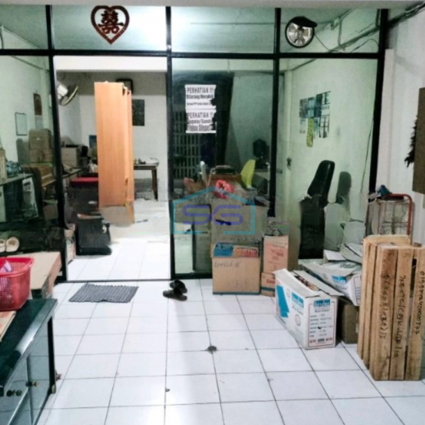Disewakan Ruko Luas Bangunan  205 m² Lokasi Strategis di Jembatan Tiga Jakarta Utara-2