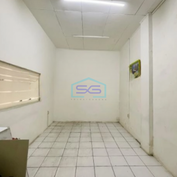 Disewakan Ruko Lokasi Dekat Jalan Raya Tubagus Angke Jakarta Barat Luas Bangunan 306 m²-1