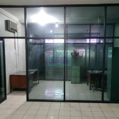 Dijual Ruko Luas Tanah 100 m² Kondisi Ruko Terawat Posisi Pinggir Jalan Raya Bandengan Jakarta Utara