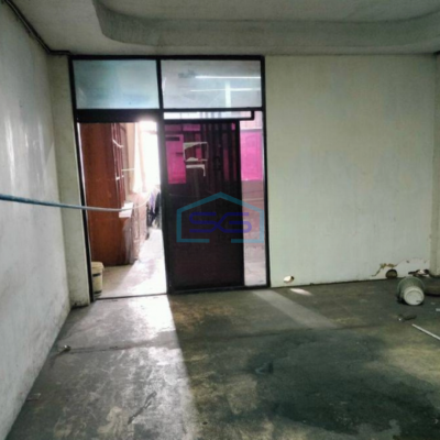 Dijual ruko Lokasi Strategis Pinggir Jalan Raya Luas Bangunan  324 m² di Hasyim Ashari Jakarta Pusat-2