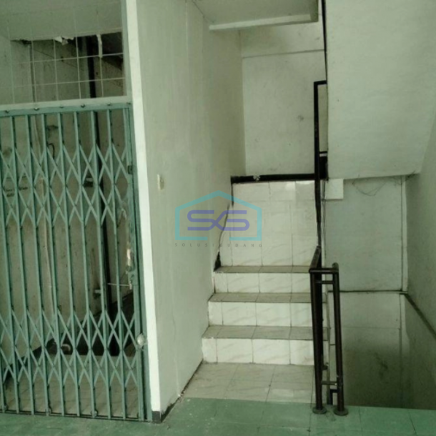 Dijual Ruko Ada Lift Barang Lokasi Strategis di Pinggir Jalan Raya Cideng Jakarta Pusat Luas Tanah  105 m²-1