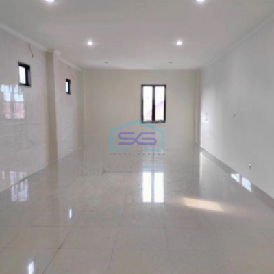 Dijual Ruko Sudah Direnovasi Lokasi Strategis di Greenville Taman Ratu Jakarta Barat Luas Bangunan 181 m²-2