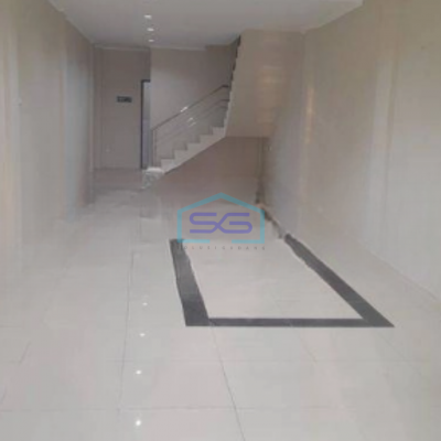 Dijual Ruko Harga Nego Luas Bangunan 305 m² Lokasi Pinggir Jalan Raya Kebayoran Lama Jakarta Selatan