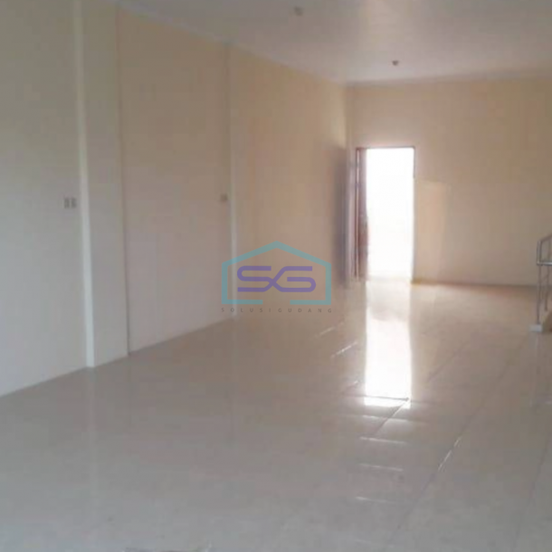 Dijual Ruko Bagus dan Terawat Luas Bangunan  425 m² di Pinggir Jalan Raya Tubagus Angke Jakarta Barat-2