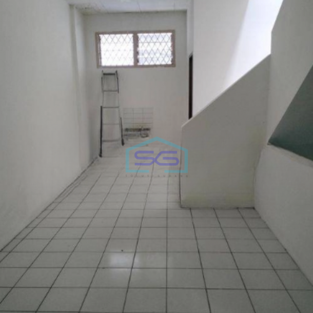 Disewakan Ruko Luas Bangunan 230 m² di Komplek Ruko Srengseng Raya Jakarta Barat-2