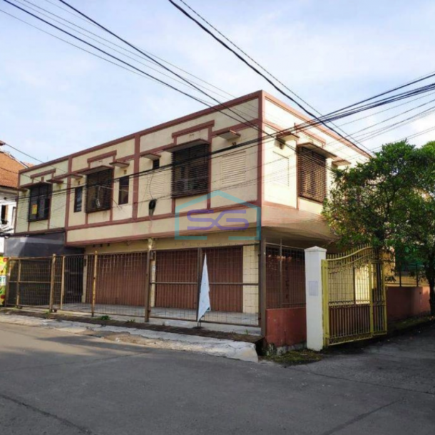Dijual Ruko Luas dan Besar Siap Pakai Nihh!! di Taman Kopo Indah 3 Bandung LT 208m2-1