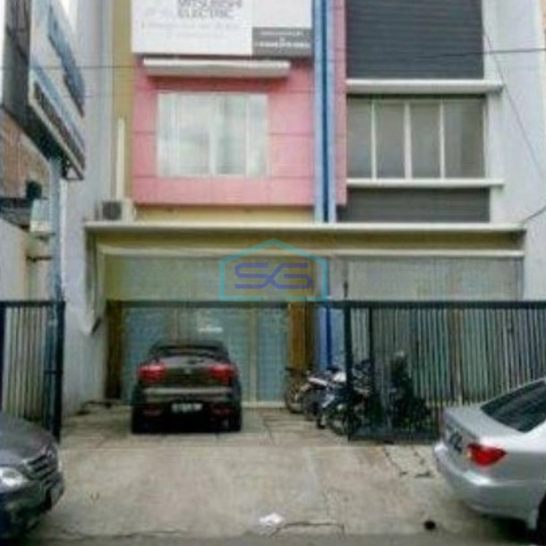 Dijual Ruko di Jl. Letjend R Suprapto  Jakarta Pusat LB 472m2 Akses Tol-1