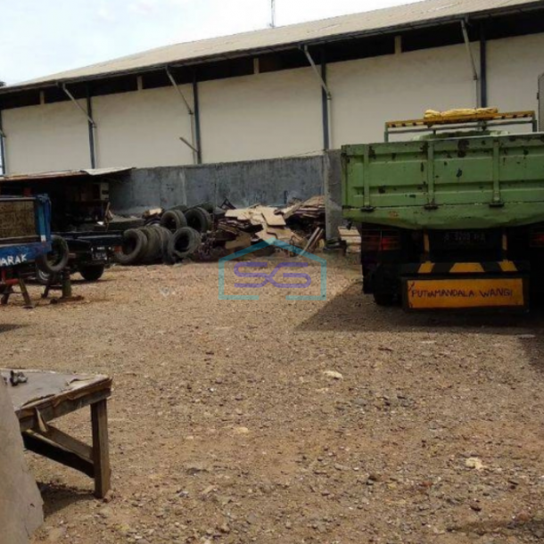 Dijual Gudang Murah Pinggir Jalan Narogong Bekasi Akses Container 40feet LT 665m2-1