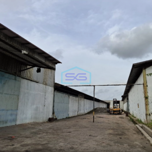 Disewakan Gudang Strategis Dekat Exit Tol Karawang Timur Luas Bangunan 11600m2-1