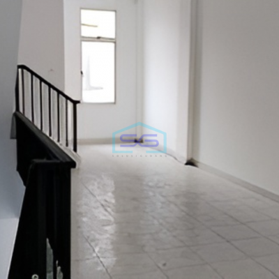 Disewa Ruko Taman Surya 3 Lantai