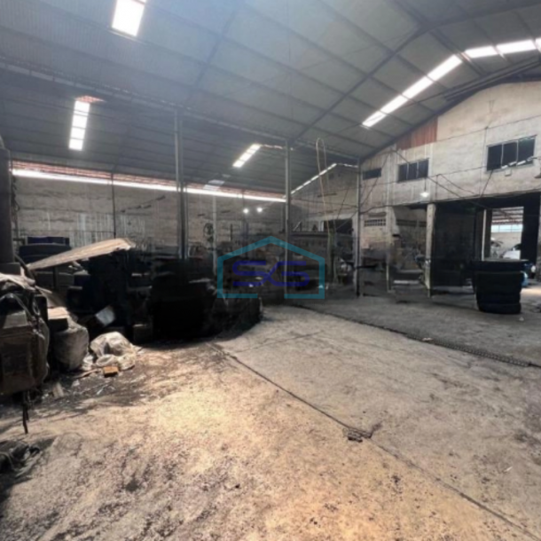 Dijual Gudang Lokasi Tidak Banjir Ex Pabrik Ban Luas Bangunan 1777 m² di Dadap Tangerang-1