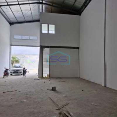 Disewakan Gudang Akses Container 40 Feet di Dadap Tangerang Luas Bangunan  300 m²-2