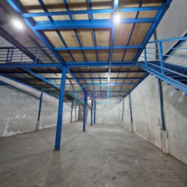 Disewakan Gudang Siap Pakai Ada Kantor Luas Bangunan  660 m² di Kalideres Jakarta Barat-1