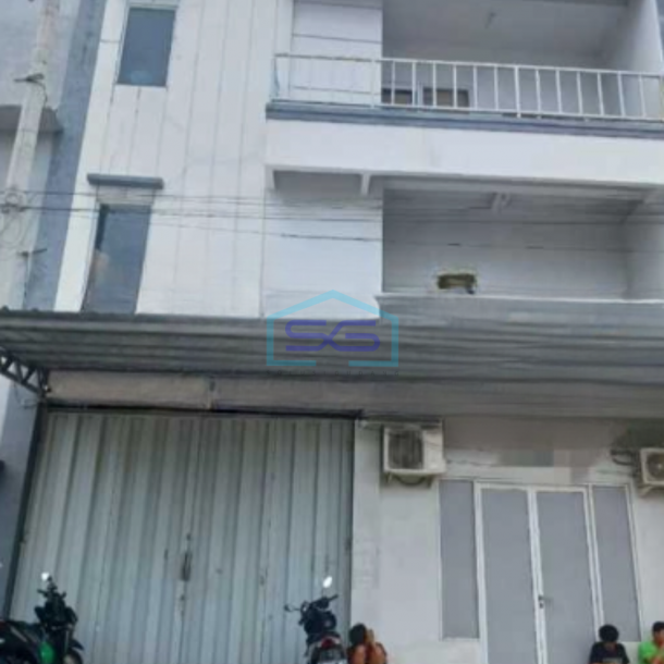 Disewakan Gudang Akses Container 40 Feet Luas Bangunan 550 m² di Pegadungan Jakarta Barat-1