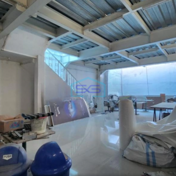 Dijual Ruang Usaha 2 Lantai Luas Bangunan 550 m² Lokasi Manyar Surabaya-3