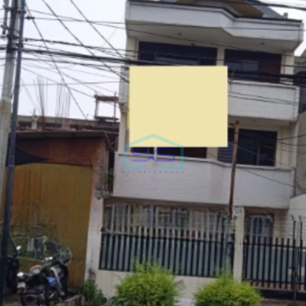 Disewakan Ruko 3 Lantai Luas Tanah 247 m² Lokasi Surabaya Kota-1