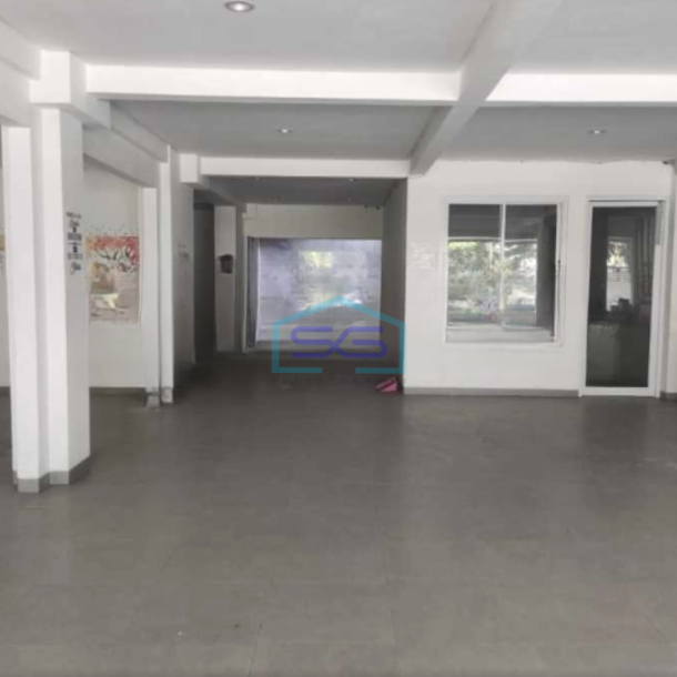 Disewakan Ruko Luas Tanah 300 m² 2 Lantai di Surabaya Kota-2