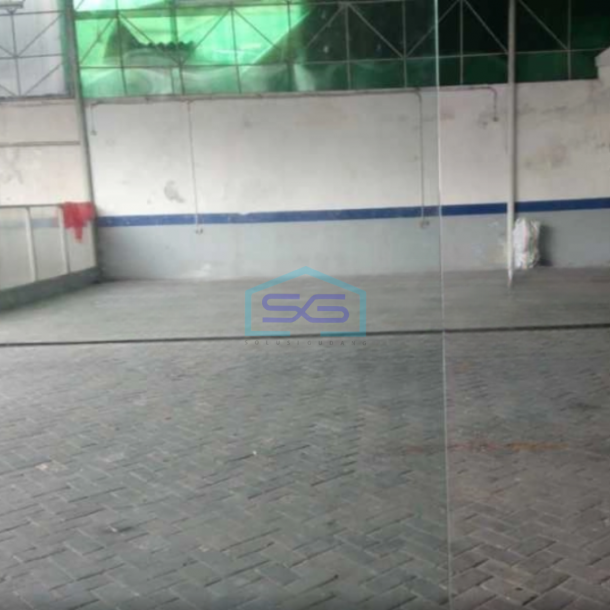 Disewakan Ruko Lokasi Strategis Luas Tanah  590 m² di Surabaya Kota-1