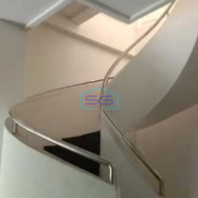 Disewakan Ruko Lokasi Strategis Luas Tanah  590 m² di Surabaya Kota-2